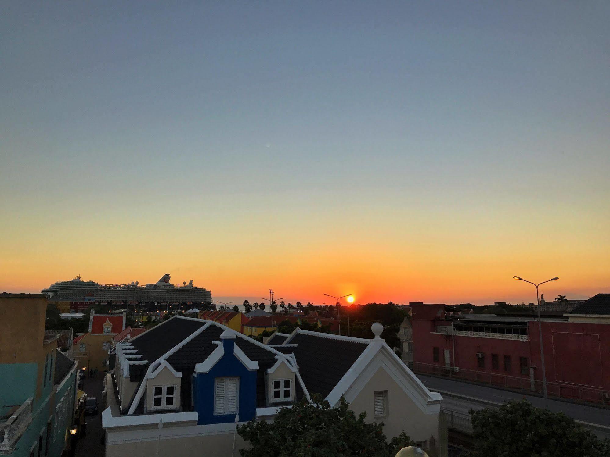 Curacao Suites Hotel 威廉斯塔德 外观 照片